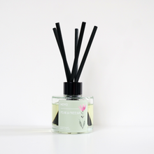 Load image into Gallery viewer, Pear & Freesia Reed Diffuser